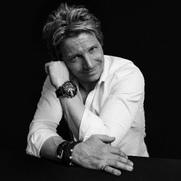 Contact person profile picture